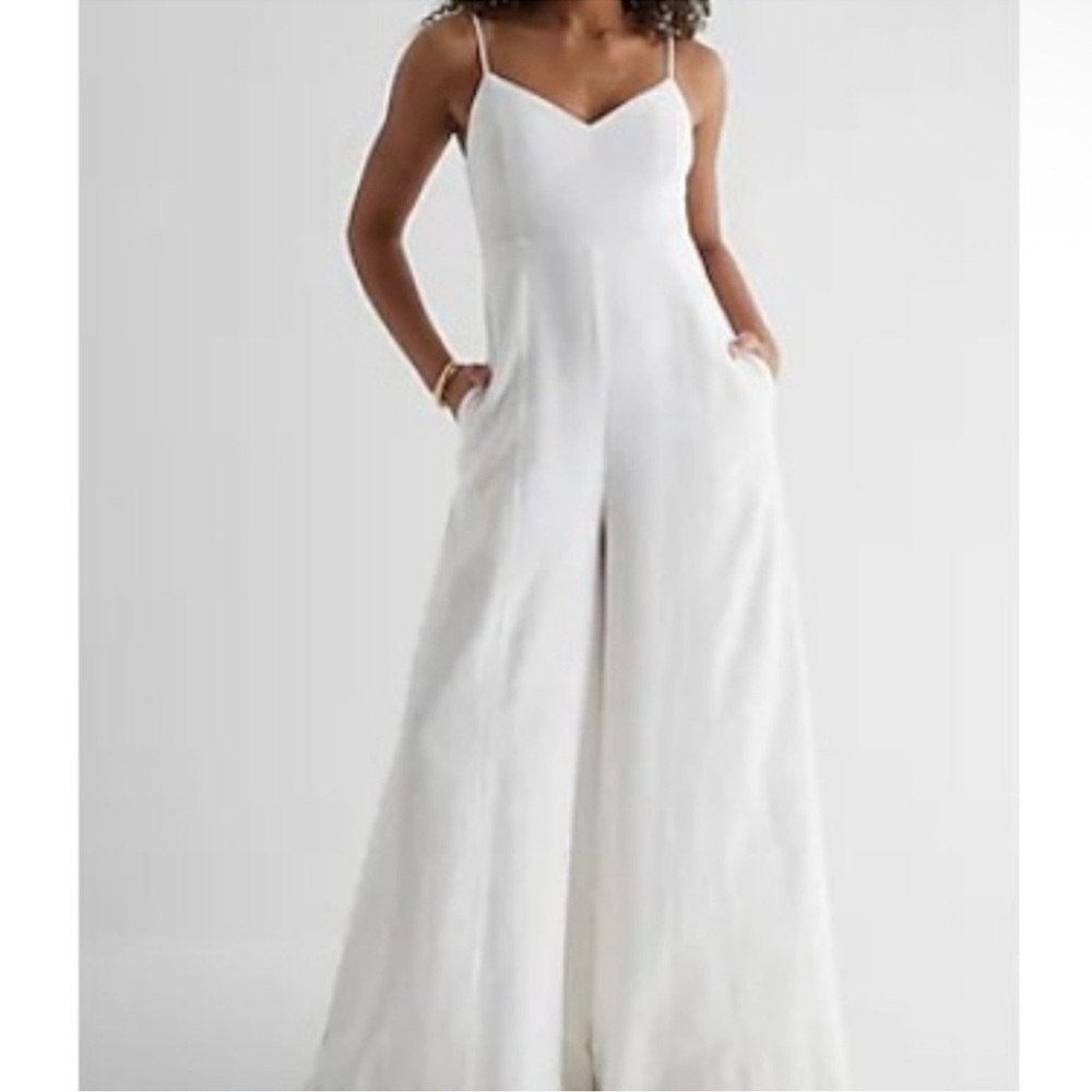 Express White Jumpsuit with Wide-Leg Design